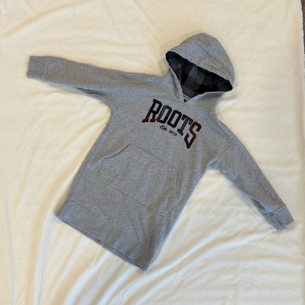Roots kids long kanga hoodie in grey size youth small 5-6 years old